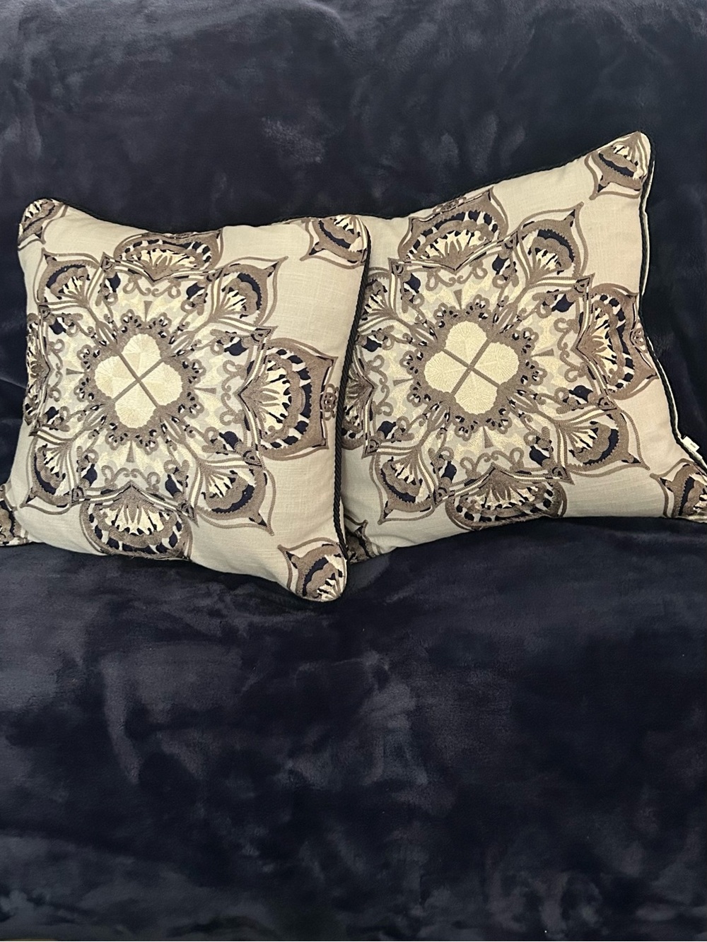 Kim Seybert Embroidered 20” Throw Pillows – Pair | Navy & Gray